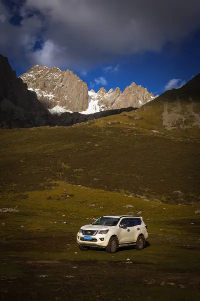 Beau Paysage Avec Une Route Montagne — Photo