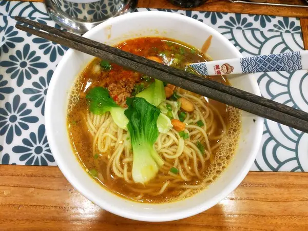 stock image korean food-ramen noodle soup with chicken and vegetables