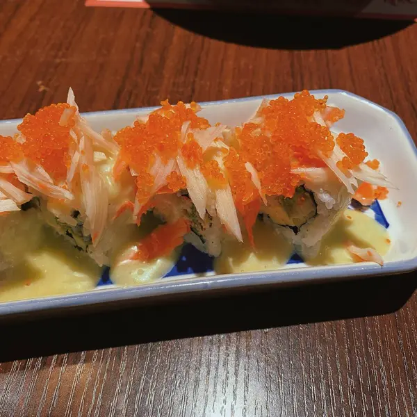 Rotolo Giapponese Cibo Sushi Con Salmone Verdure — Foto Stock