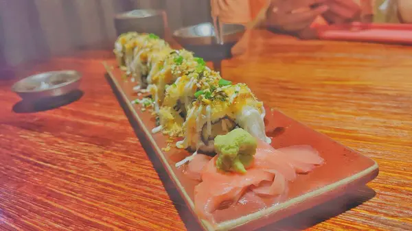 Cucina Giapponese Involtini Sushi Con Salmone Verdure — Foto Stock