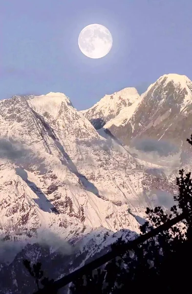 moon in the mountains