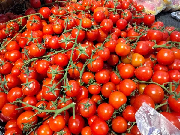 fresh tomatoes in a market