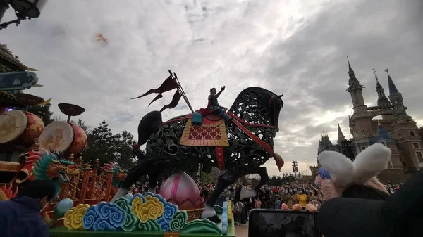the dragon and the festival of the city of the new year
