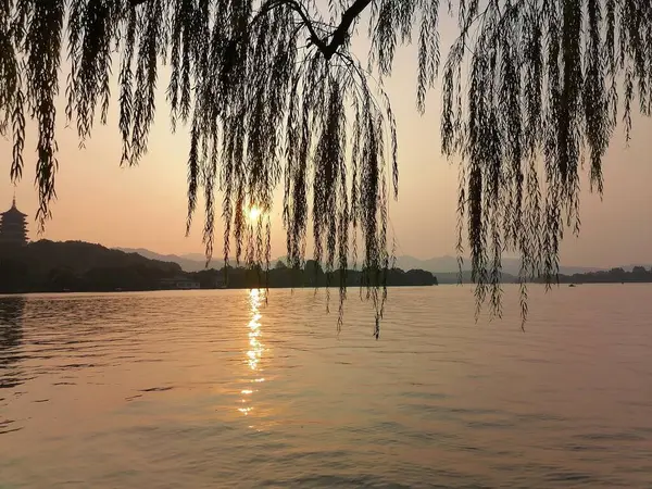 Stock image beautiful sunset over the lake