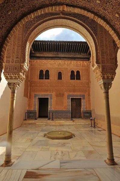 Alhambra z Granady. Nazarský monumentální komplex — Stock fotografie