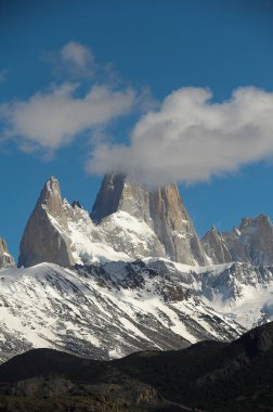 Fitz Roy Dağı, ya da cerro chalten, Patagonya 'nın buz tarlasında