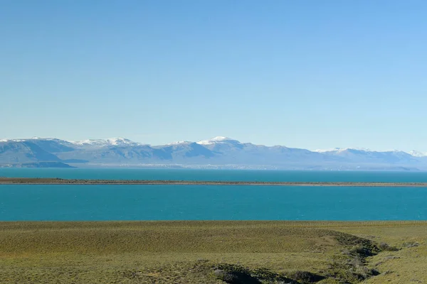 Lac argentin, entrée du Parc National des Glaciers en Patagonie — Photo