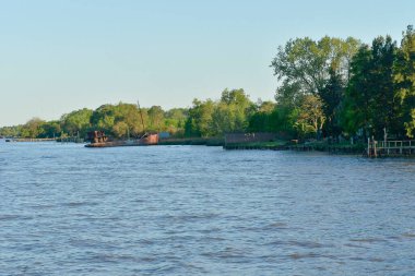 Arjantin 'in Buenos Aires şehrindeki Tigre Nehri.