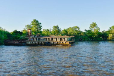 Arjantin 'in Buenos Aires şehrindeki Tigre Nehri.