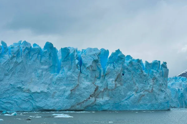 Perito-Moreno-Gletscher und argentinischer See — Stockfoto