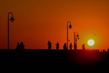 Paseo de Cadiz 'de muhteşem bir gün batımı.