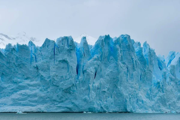 De Perito Moreno gletsjer en het meer van Argentinië — Stockfoto