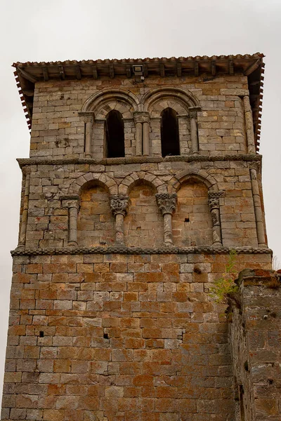 Kerkelijke en religieuze architectuur van Cantabrië. — Stockfoto