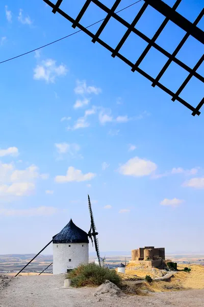 Molinos viejos para procesar trigo en España. — Foto de Stock