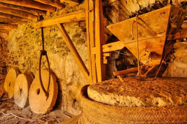 İspanya 'da buğday işlemek için eski değirmenler.