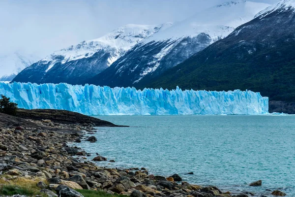 De Perito Moreno gletsjer en het meer van Argentinië — Stockfoto