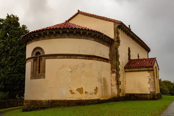 Religieuze en kerkelijke architectuur van Asturië - Spanje. — Stockfoto