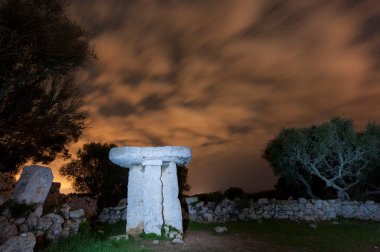 Menorka 'daki talayotik kültürün kaya oluşumu - Balear adaları, İspanya