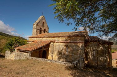 San Andres de Valdelomar - Iglesia romanica de San Andres.