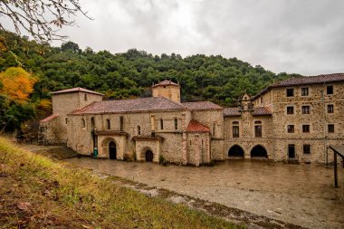 Cantabria 'daki Santo Toribio Manastırı.
