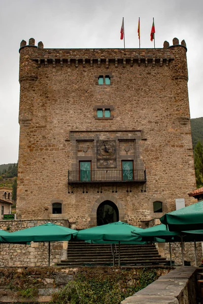 Torre del Infantado, Cantabrian Şehri Potes 'de..