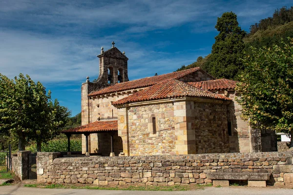 Paisagens e lugares religiosos da Cantábria. — Fotografia de Stock