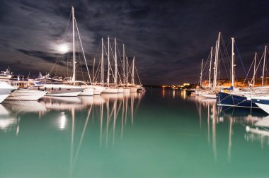 calasfonts cales yazı tipleri port günbatımı mahon Balear Adaları