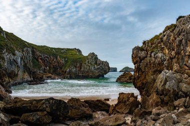 San Martin Plajı, Poo-Llanes
