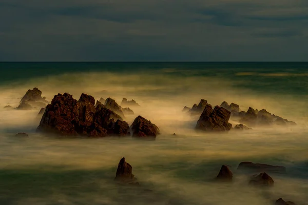 Paisaje panorámico en la costa de Caudillero de Asturias. —  Fotos de Stock