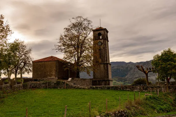 Einsiedelei von San Antonio in Alevia - Asturien — Stockfoto