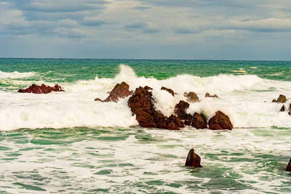 Panoramalandschaft an der Küste von Caudillero in Asturien. — Stockfoto