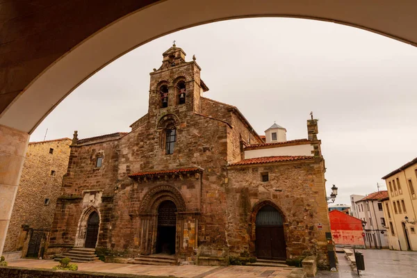 Klasztor i kościół San Francisco de Aviles — Zdjęcie stockowe