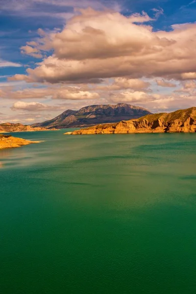 The Negratin reservoir, on the course of the Guadiana Menor river. — Stock Photo, Image