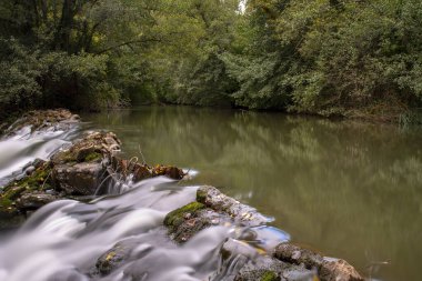 Ebro Nehri Kuzey İspanya 'da Cantabria' yı geçiyor.