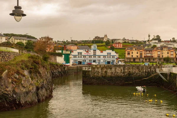 プエルト・デ・ヴェルガの小さな漁港- Asturias — ストック写真