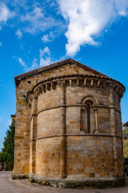 Santa Maria de Villamayor Romanesk Kilisesi