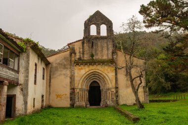 San Antolin de Bedon Manastırı.