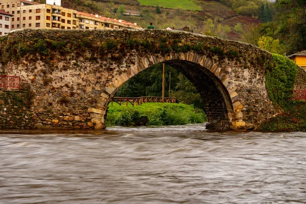 Ponte romana de Cangas de Narcea, Astúrias — Fotografia de Stock