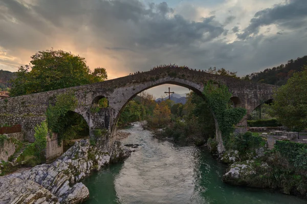 Ρωμαϊκή γέφυρα Cangas de Onis, Αστούριες — Φωτογραφία Αρχείου