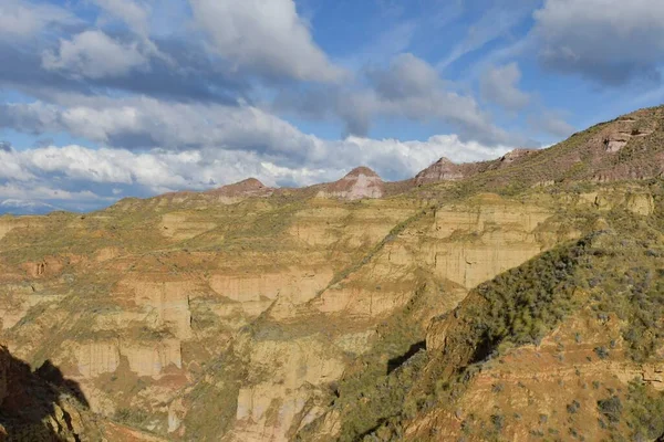 Crestas y acantilados de las Badlands de Gorafe - Granada. — Foto de Stock