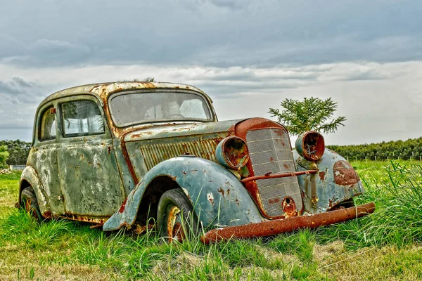 Vehículos viejos abandonados y deteriorados en Uruguay —  Fotos de Stock