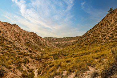 Gorafe 'nin Çorak Toprakları' nın tepeleri ve tepeleri - Granada.