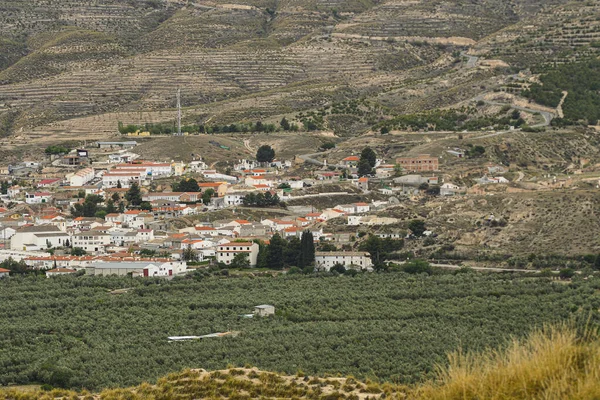 Küçük bir kırsal kasabada panoramik — Stok fotoğraf
