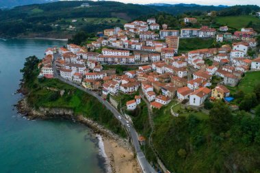 Asturias Prensliğinin kıyı manzaraları.