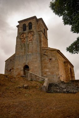 La Henestrosas 'taki Santa Maria la Real Roma Kilisesi.