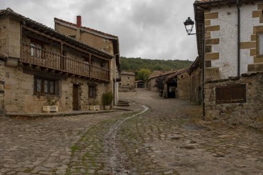 Villa de Loma Somera, Valderredible belediyesine bağlı bir kasabadır.