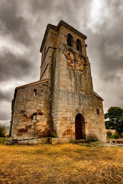 Romanesque church of Santa Maria la Real in La Henestrosas. — Stockfoto
