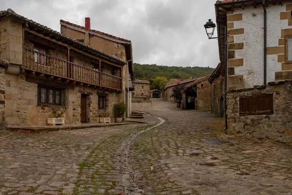 The Villa de Loma Somera is a town in the municipality of Valderredible — Stockfoto