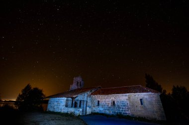 Ranedo 'daki San Martin Romanik Kilisesi' nde bir gece..