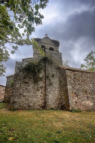 Romanesque church of San Juan Bautista in the parish of Mata de Hoz. — Stockfoto
